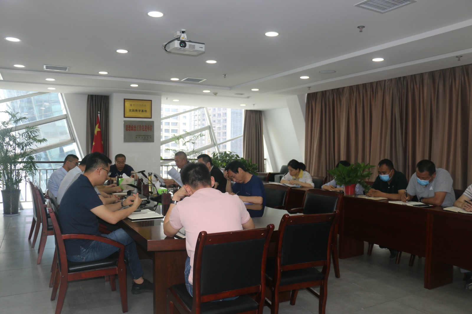 水環(huán)境公司召開落實省國資委黨委第三巡察組巡察反饋意見整改工作會議.jpg