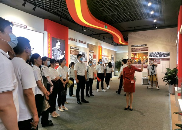 陜西環保集團組織黨員干部參觀陜西省慶祝中國共產黨成立100周年主題展圖片2_副本.jpg